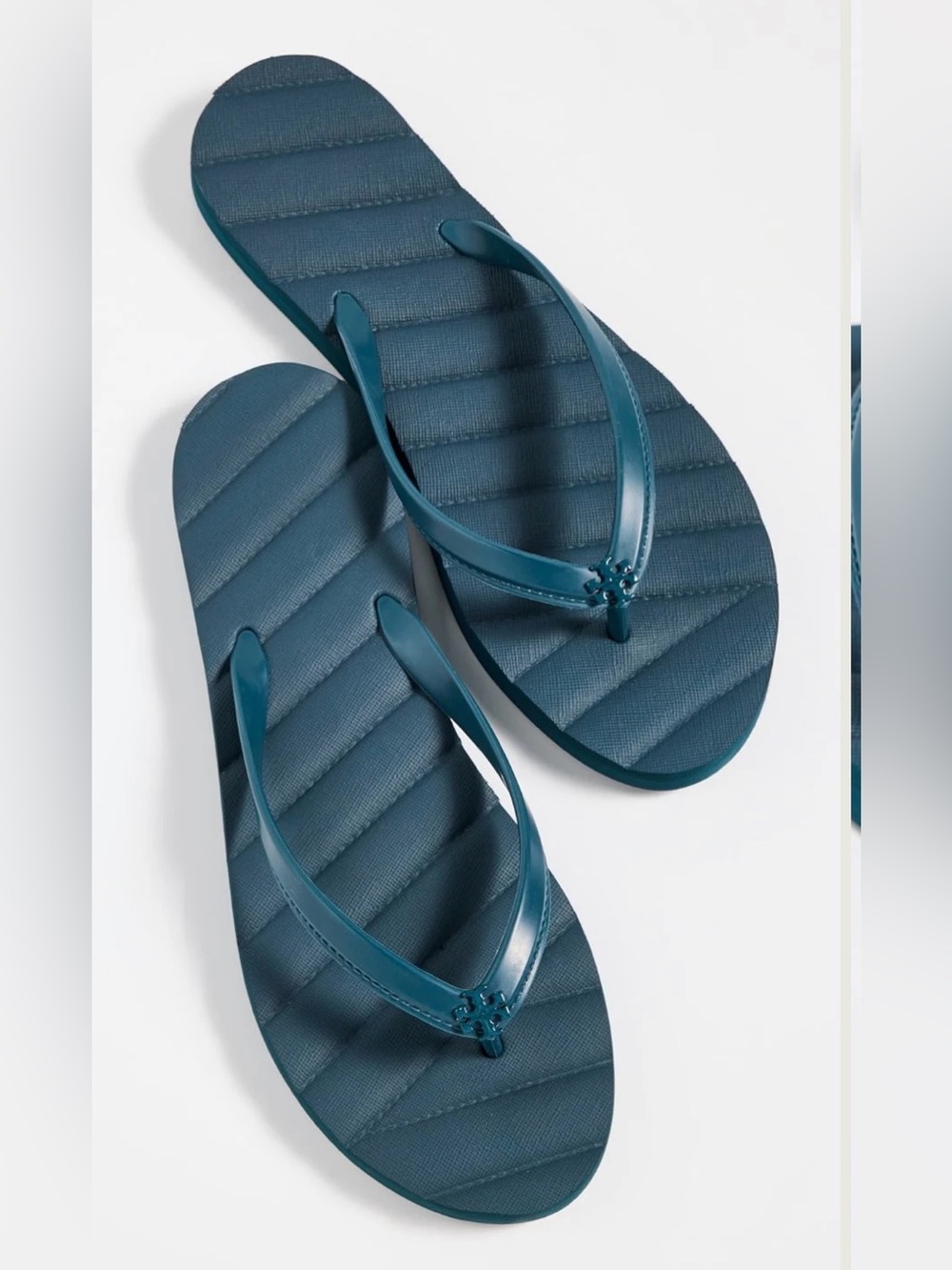 TORY BURCH KIRA QUILTED FLIP FLOP SANDALS - 8